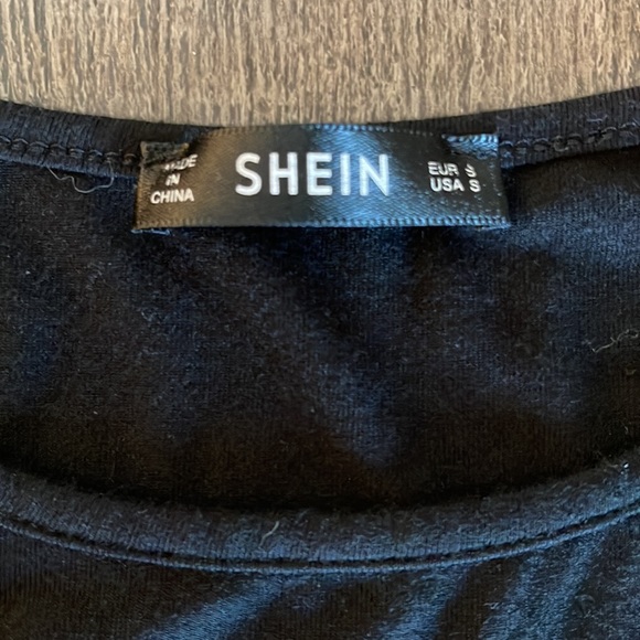 Shein Small Black Cropped - Picture 2 of 4